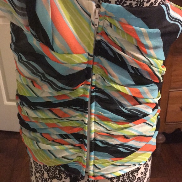 EUC JS Collections Halter style top - Picture 5 of 7